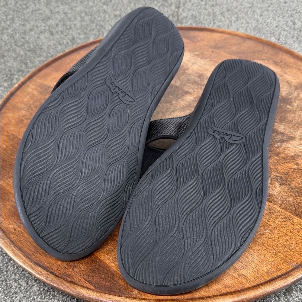 Cloudsteppers Clarks Sandals Wm 9 M Black Thong Flip Flop Comfort - Picture 9 of 11